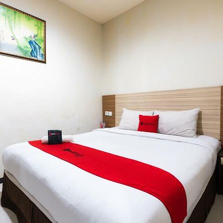Agraha Andalas Hotel Makassar Exterior foto