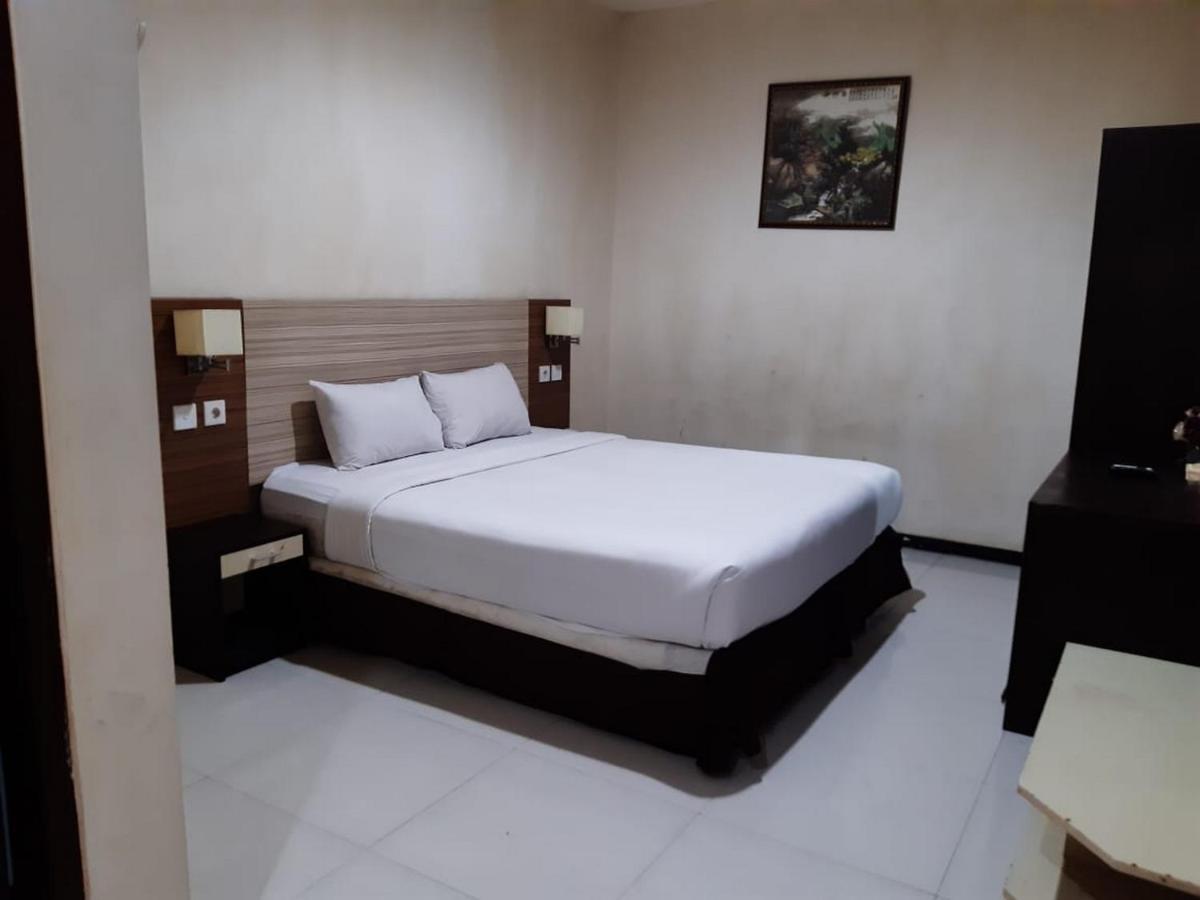 Agraha Andalas Hotel Makassar Exterior foto