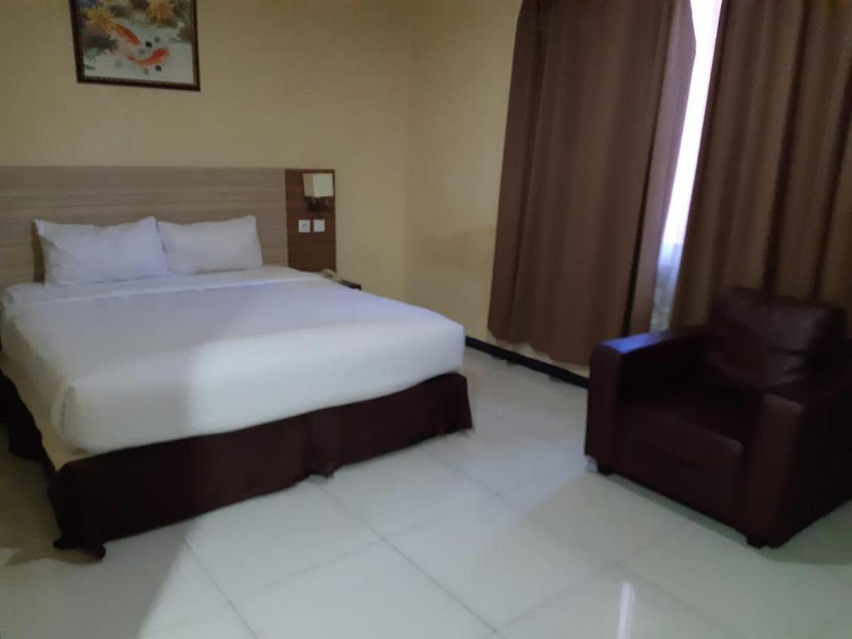Agraha Andalas Hotel Makassar Exterior foto