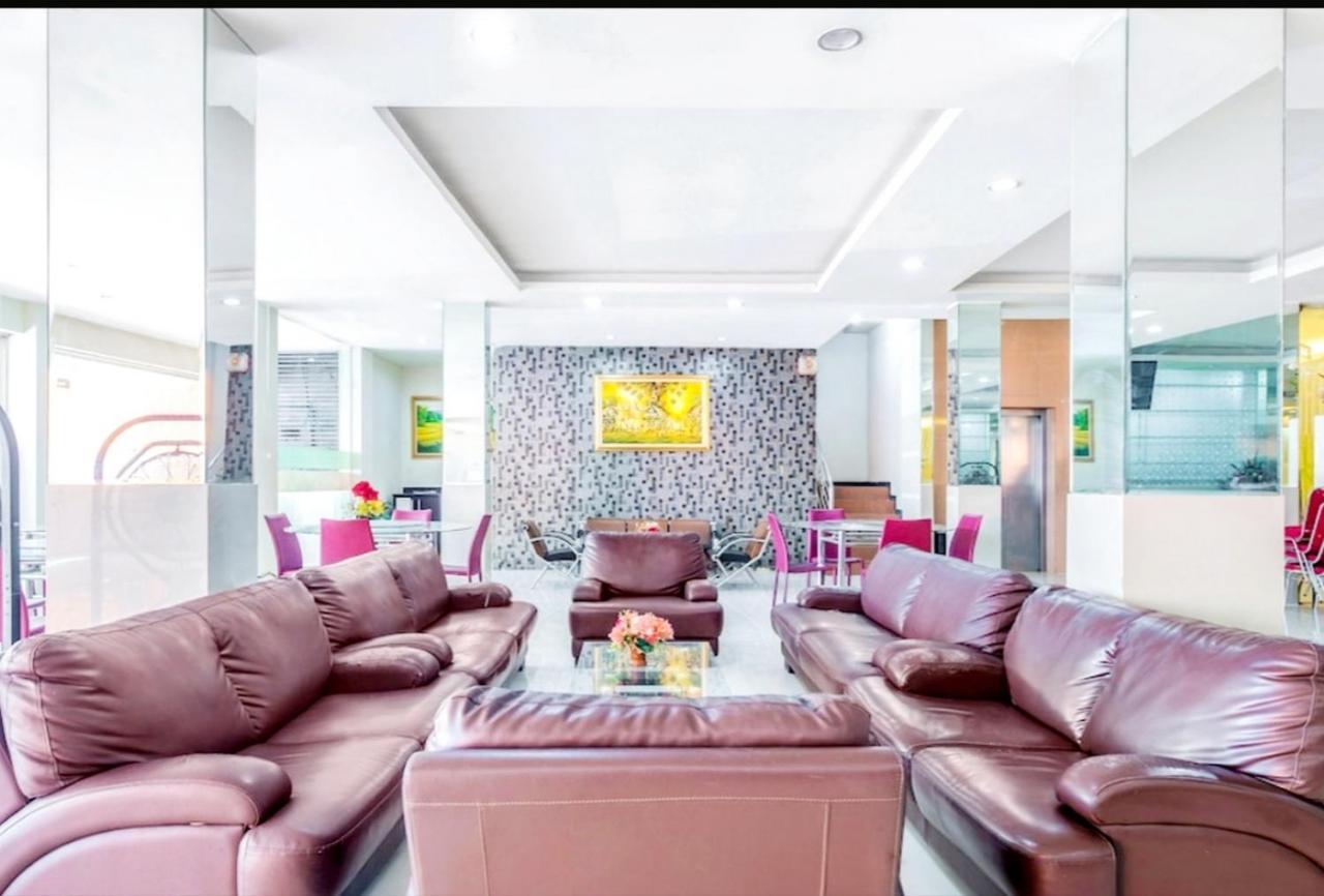 Agraha Andalas Hotel Makassar Exterior foto
