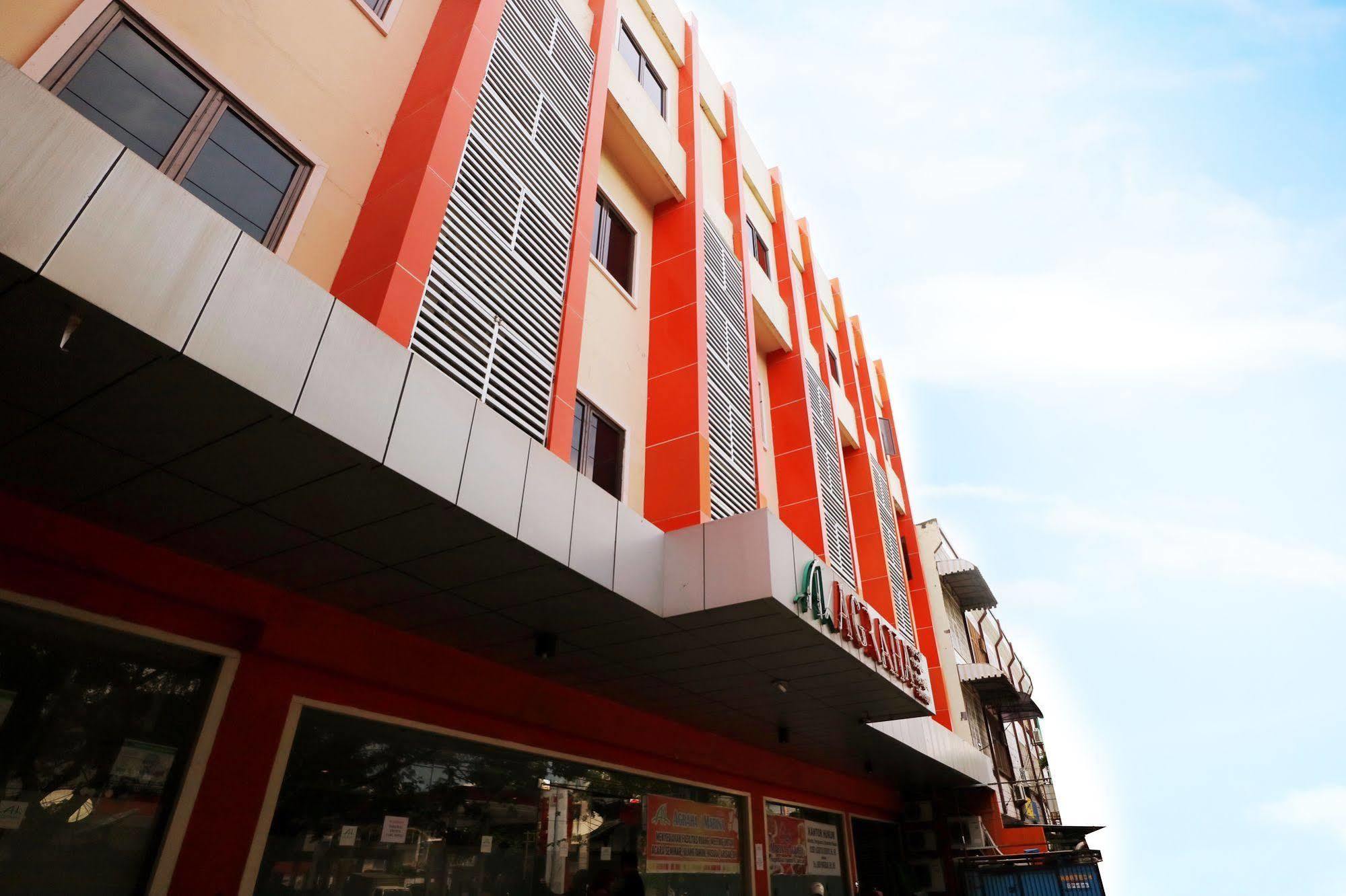 Agraha Andalas Hotel Makassar Exterior foto