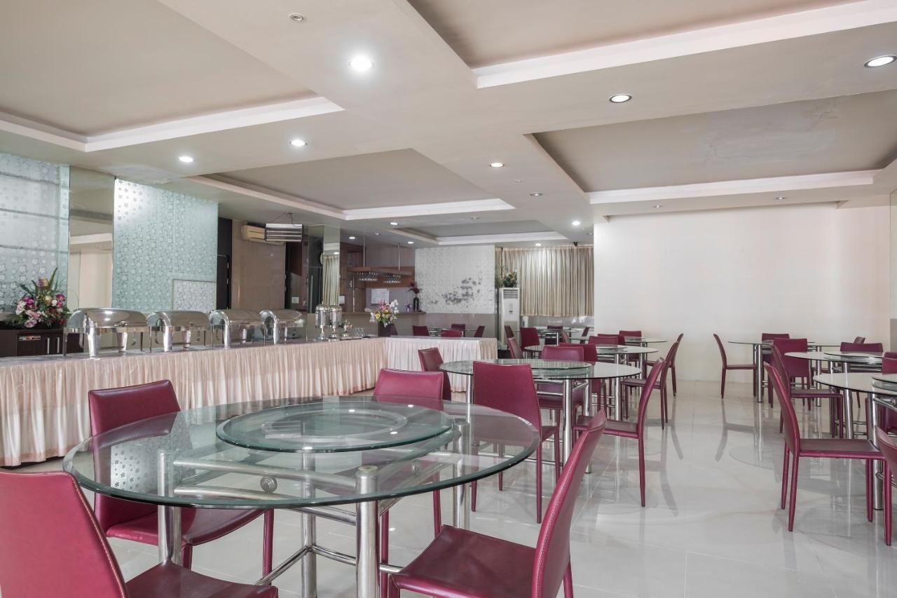Agraha Andalas Hotel Makassar Exterior foto