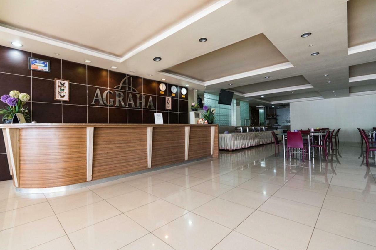 Agraha Andalas Hotel Makassar Exterior foto
