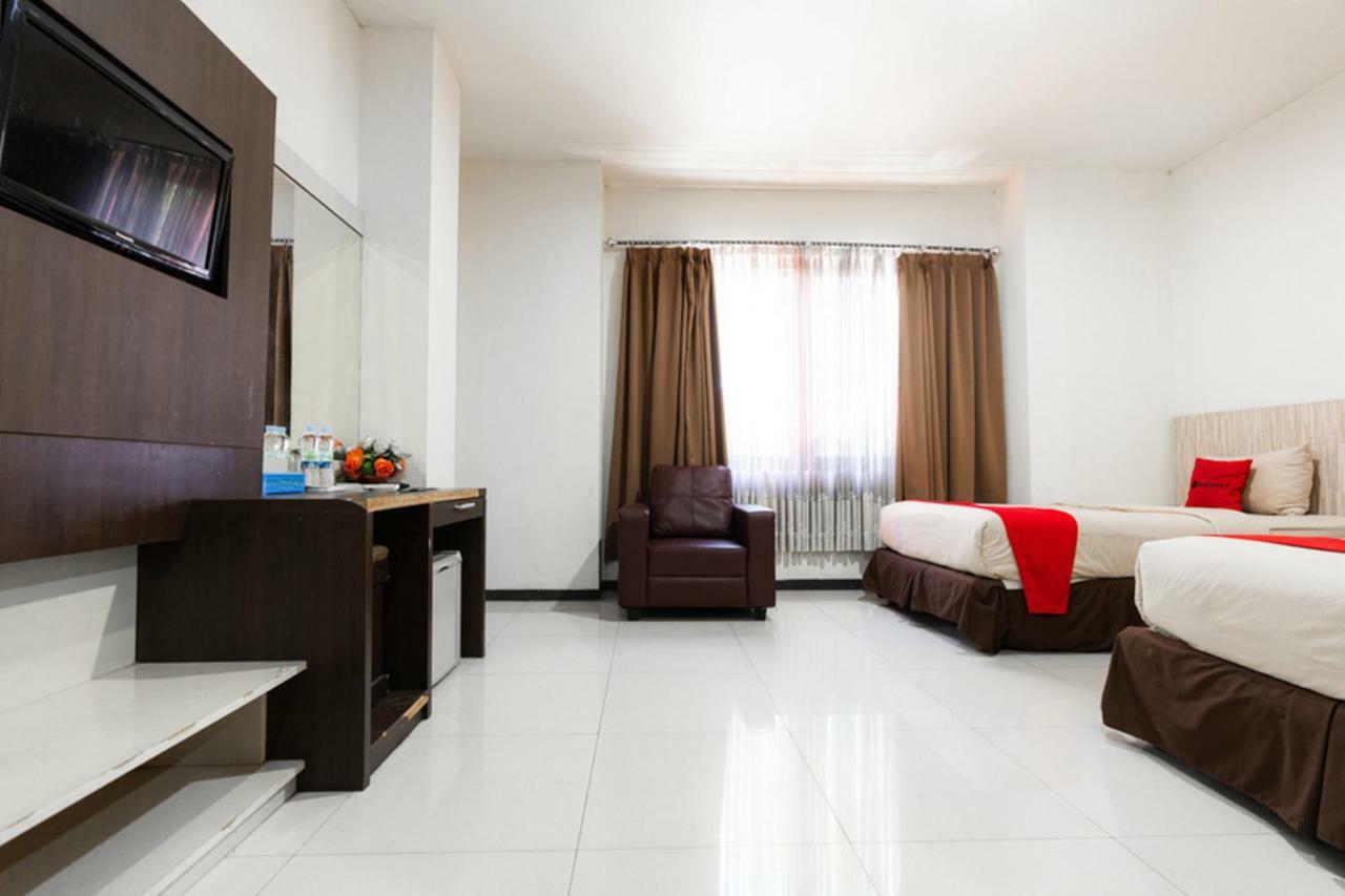 Agraha Andalas Hotel Makassar Exterior foto