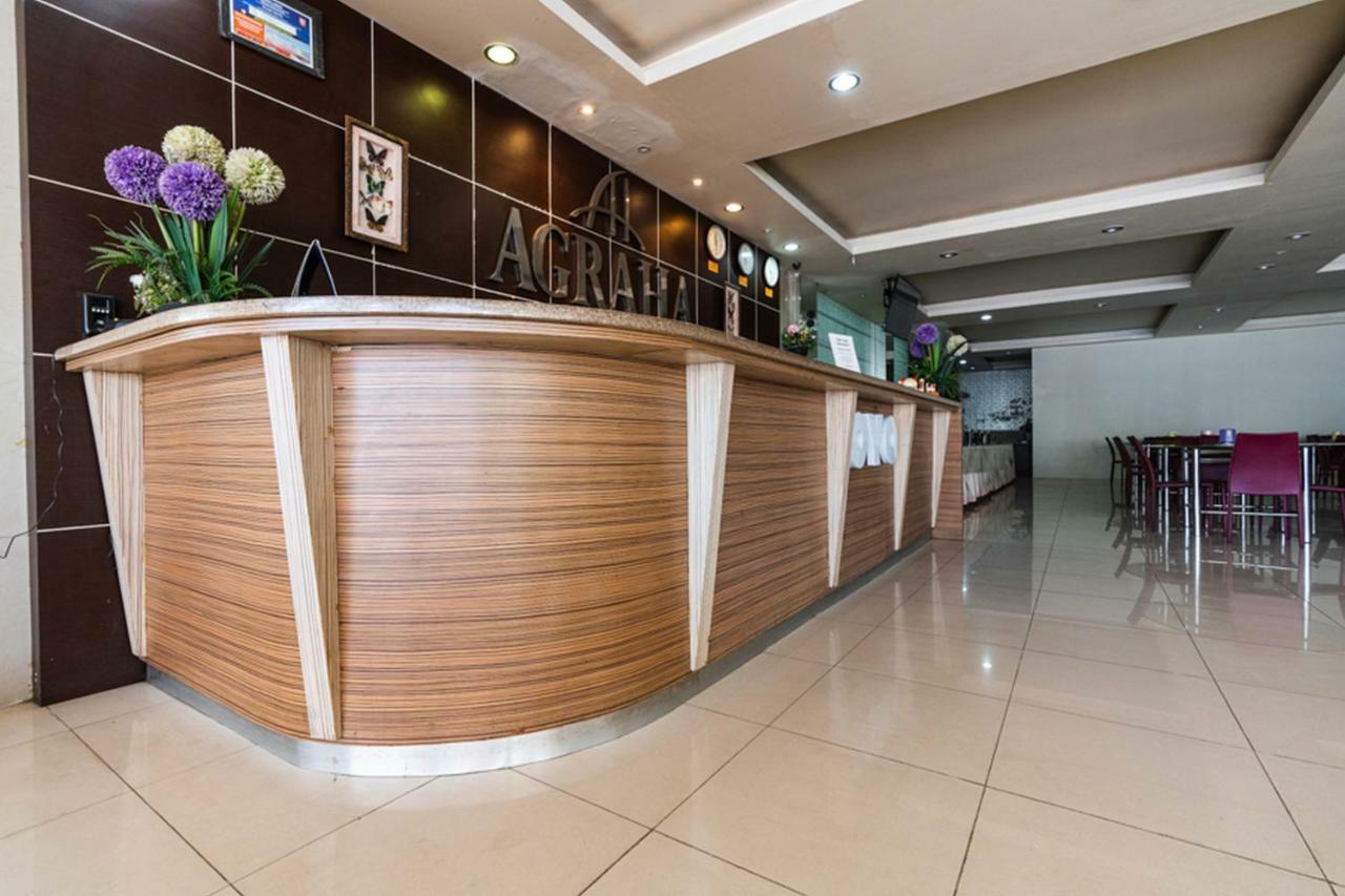 Agraha Andalas Hotel Makassar Exterior foto
