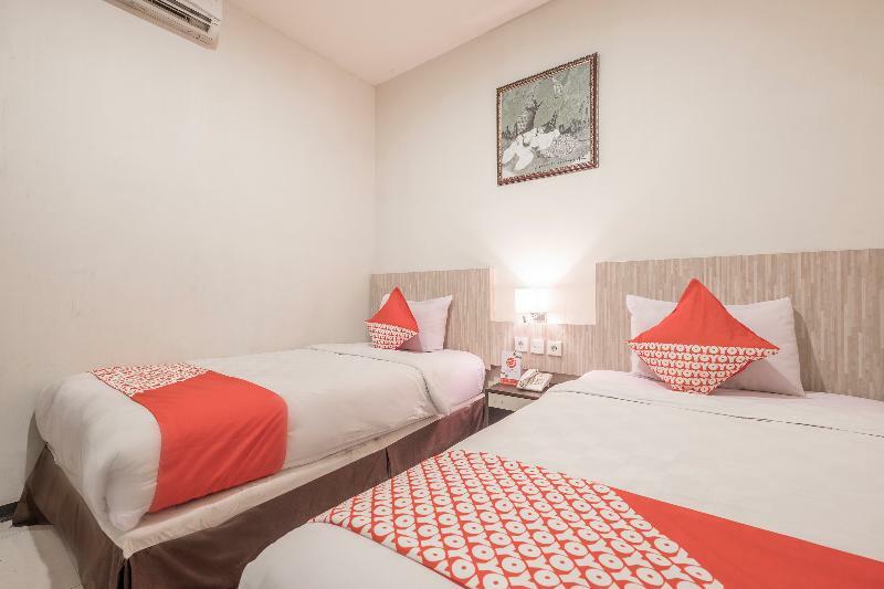 Agraha Andalas Hotel Makassar Exterior foto